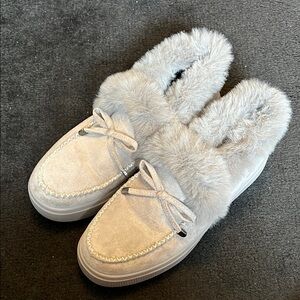 Cozy Fur-Lined Slip-On Loafers - Gray